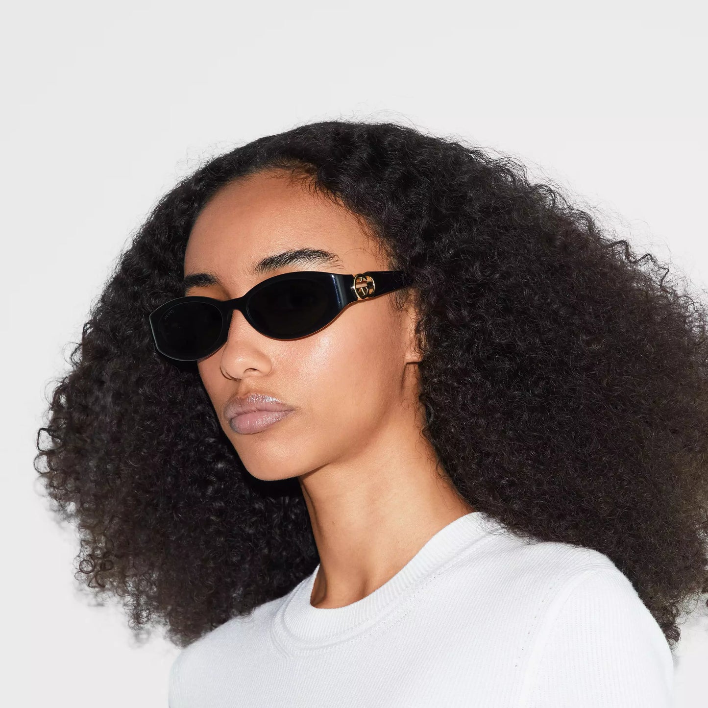Gucci Oval frame sunglasses • Black