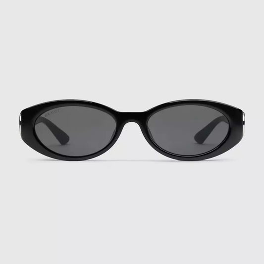 Gucci Oval frame sunglasses • Black